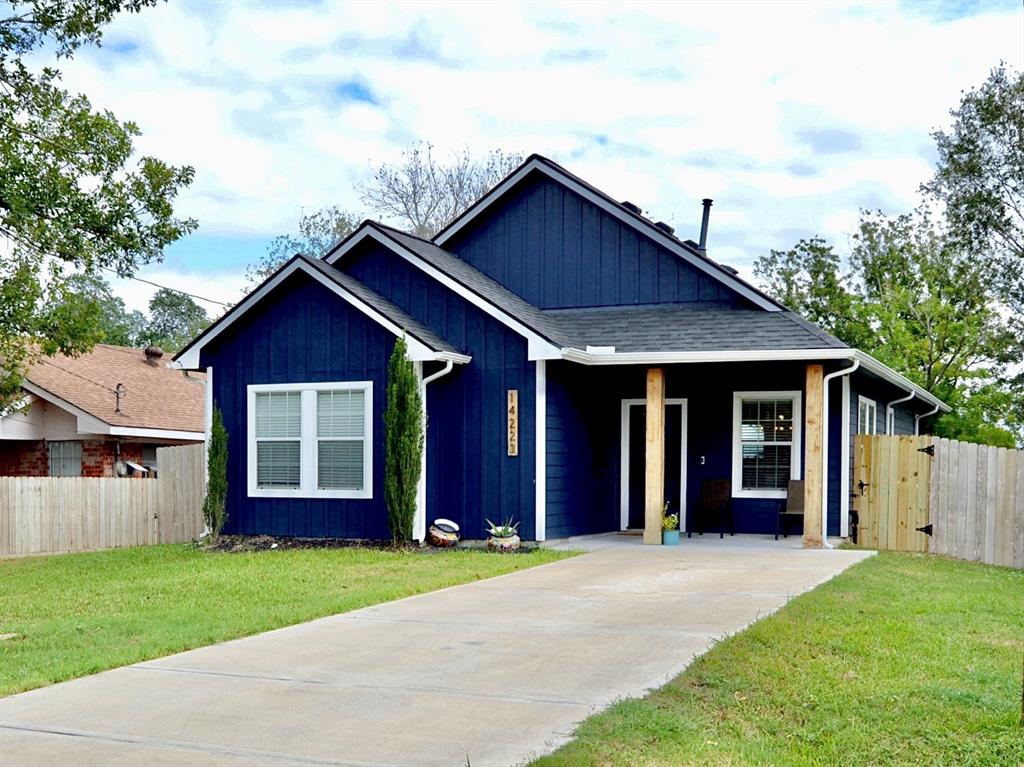 14223 W Richmond Street, Needville, Texas image 2