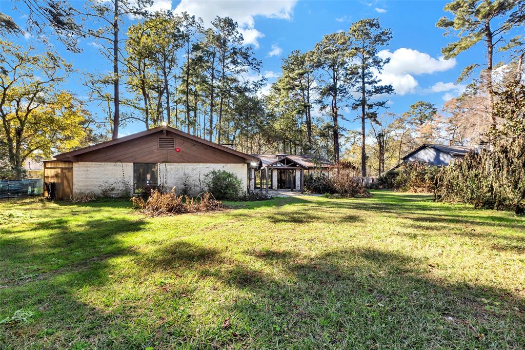 207 Wroxton Drive, Conroe, Texas image 37