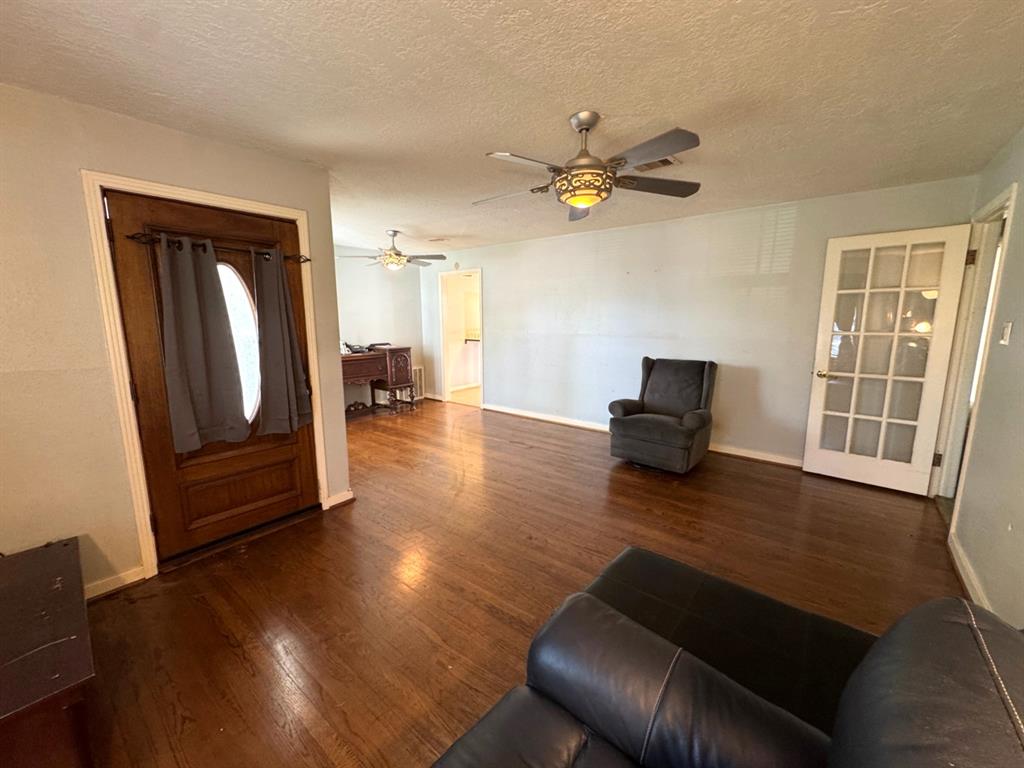 4922 Beech Street, Bellaire, Texas image 3