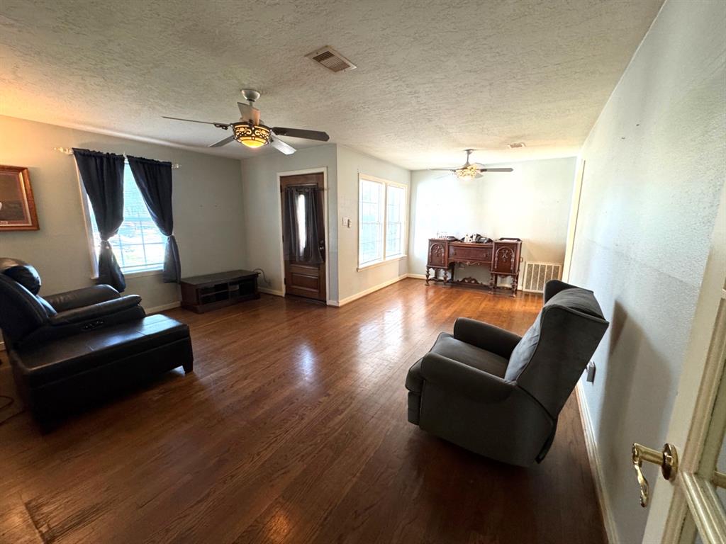 4922 Beech Street, Bellaire, Texas image 2