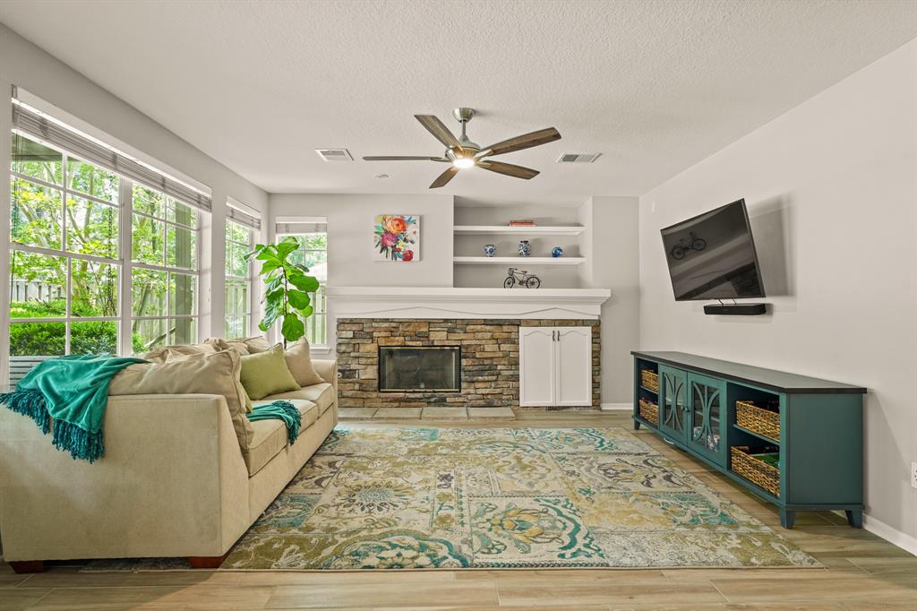 82 Lightwood Trace, Spring, Texas image 18