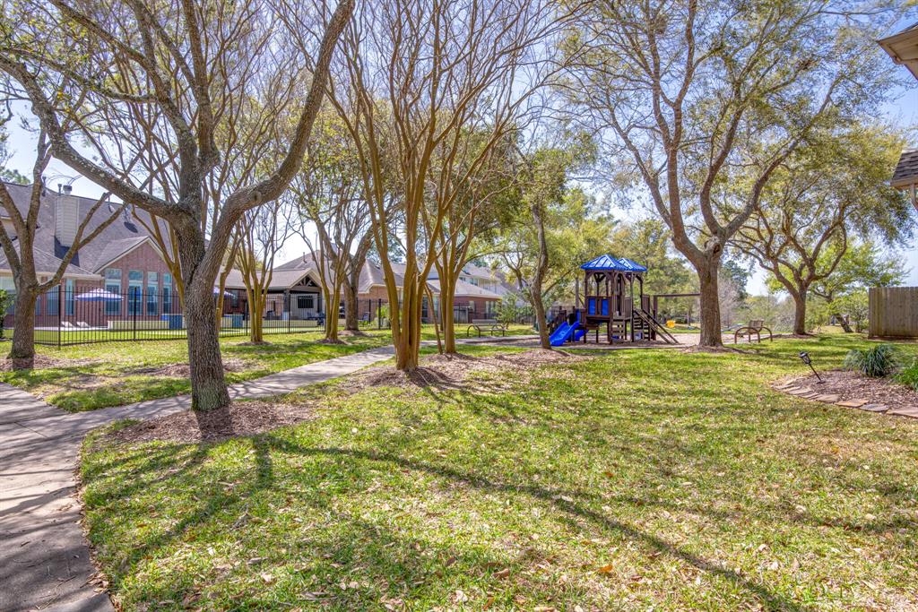 3004 Autumn Park Court, Friendswood, Texas image 26