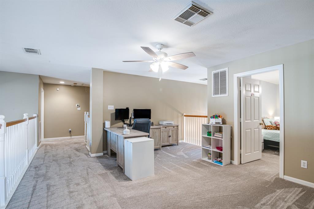 3004 Autumn Park Court, Friendswood, Texas image 14