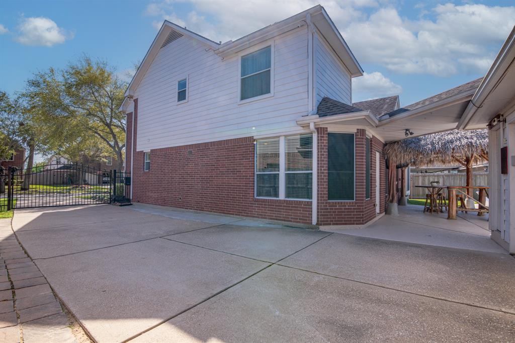 3004 Autumn Park Court, Friendswood, Texas image 24
