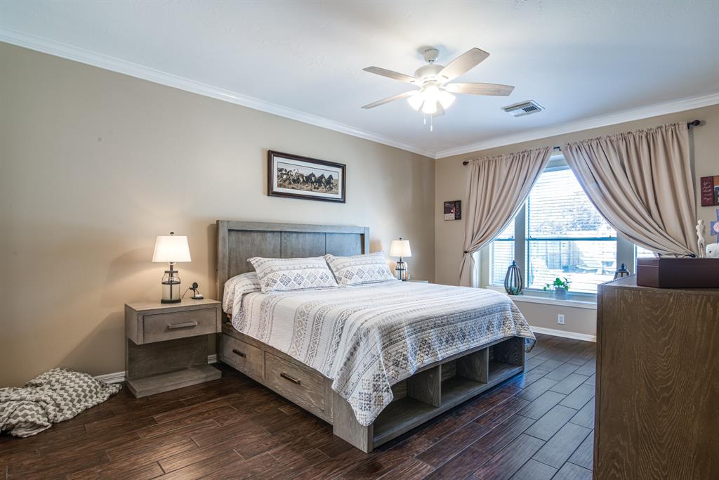 3004 Autumn Park Court, Friendswood, Texas image 10