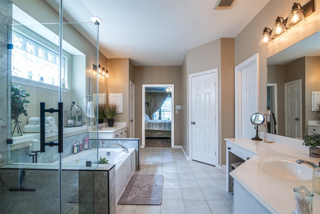 3004 Autumn Park Court, Friendswood, Texas image 13
