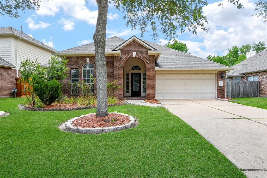 2318 Appian Way, Pearland, Texas image 2