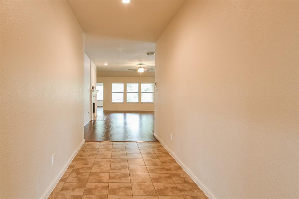 2318 Appian Way, Pearland, Texas image 4