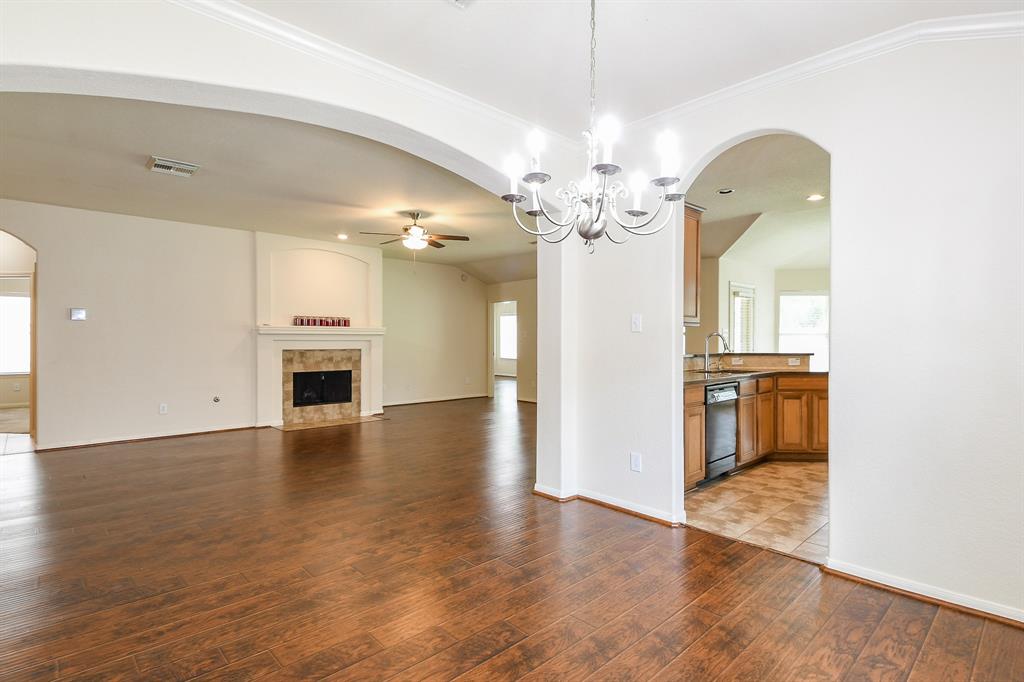 2318 Appian Way, Pearland, Texas image 12