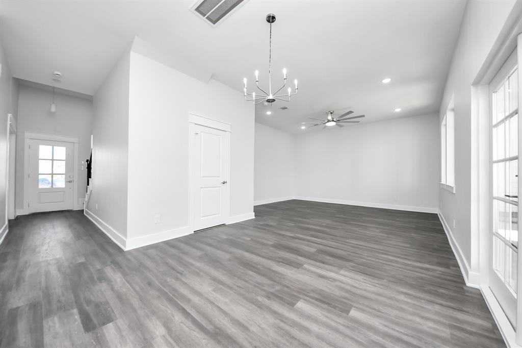 232 San Jacinto St, La Porte, Texas image 12