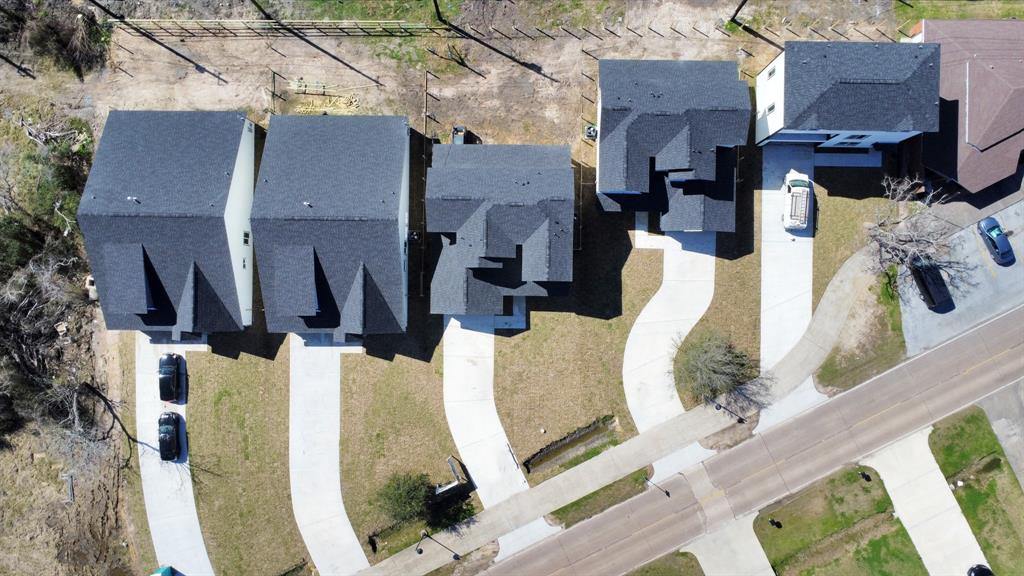 232 San Jacinto St, La Porte, Texas image 4