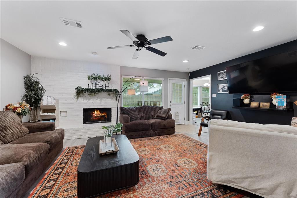 30307 Thorsby Drive, Spring, Texas image 4