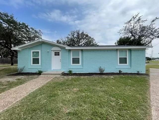 1300 N Live Oak Street 5