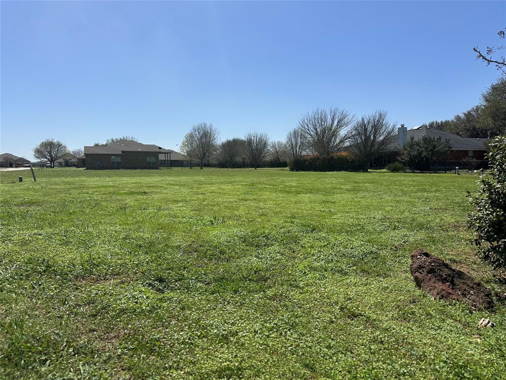 102 Bobolink Drive, Bastrop, Texas image 1