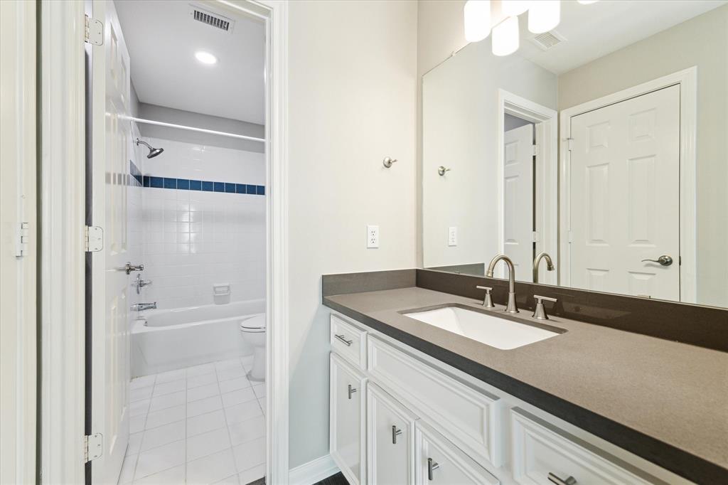 808 N 3rd Street, Bellaire, Texas image 29