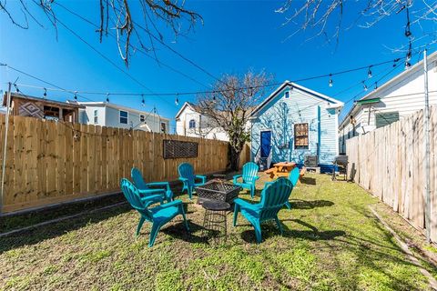 Single Family Residence in Galveston TX 2021 Avenue O 1/2 34.jpg