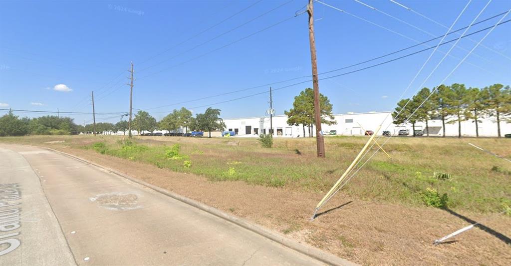 Grand Plaza Drive, Houston, Texas image 4