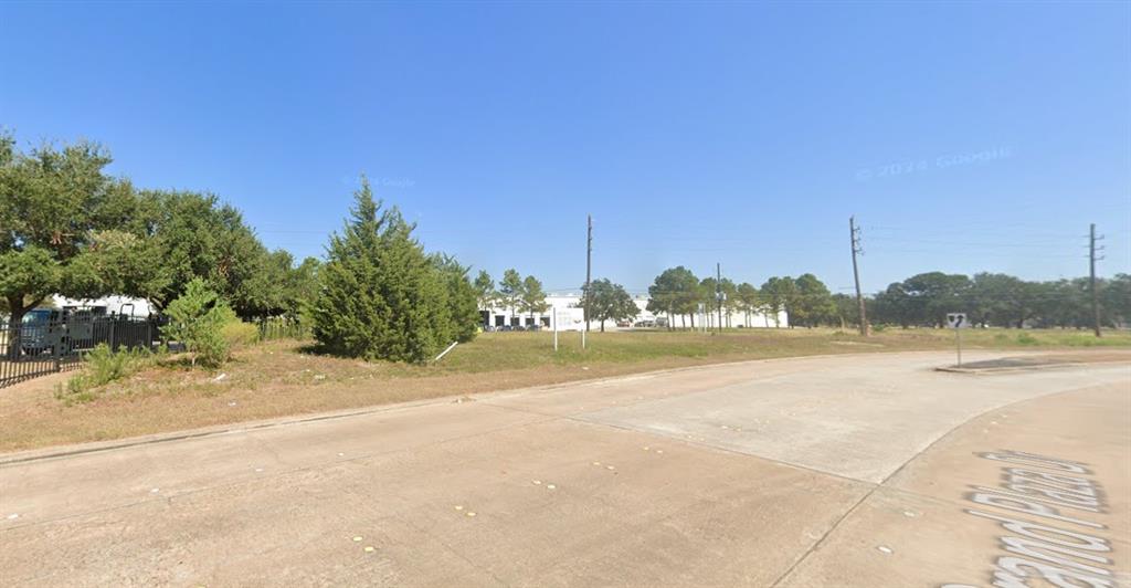 Grand Plaza Drive, Houston, Texas image 2