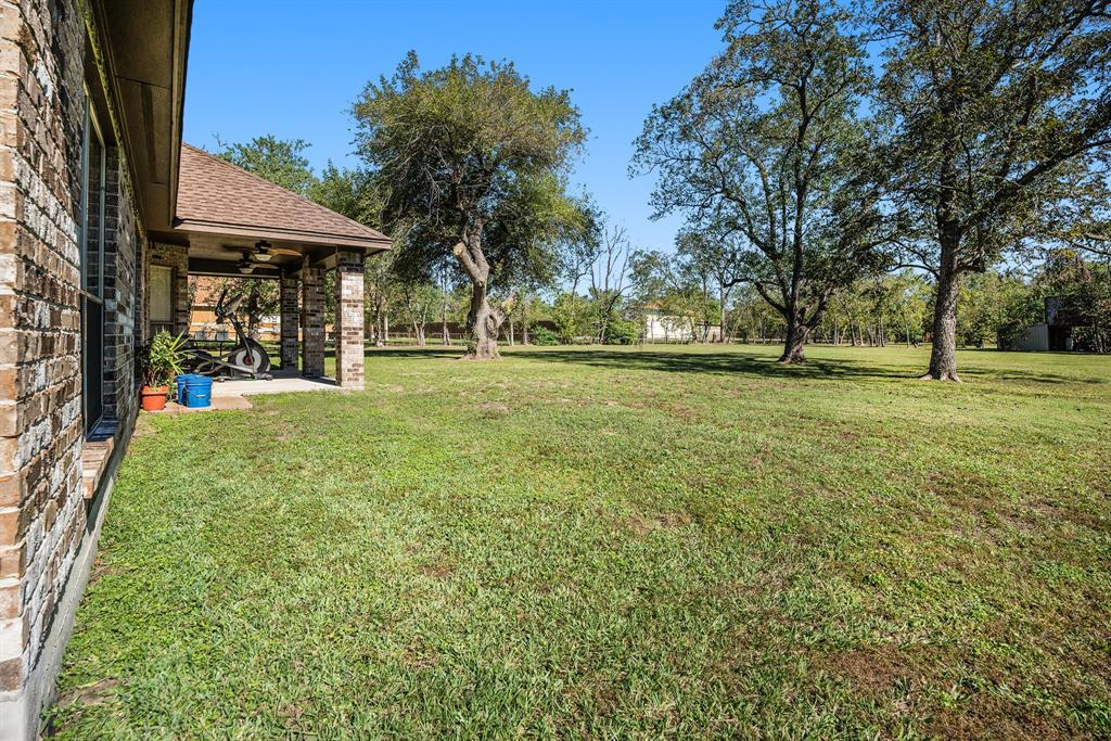 811 Steele Road, Highlands, Texas image 14