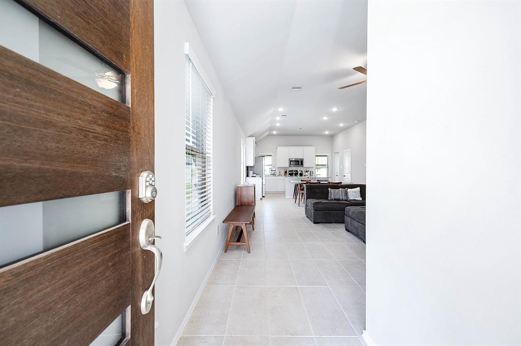 property-search 2 2011 Oak Leaf Court
