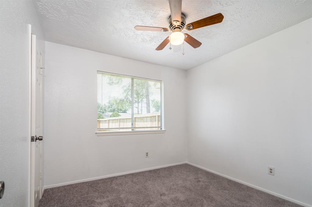 2047 Highcrest Drive, Missouri City, Texas image 16