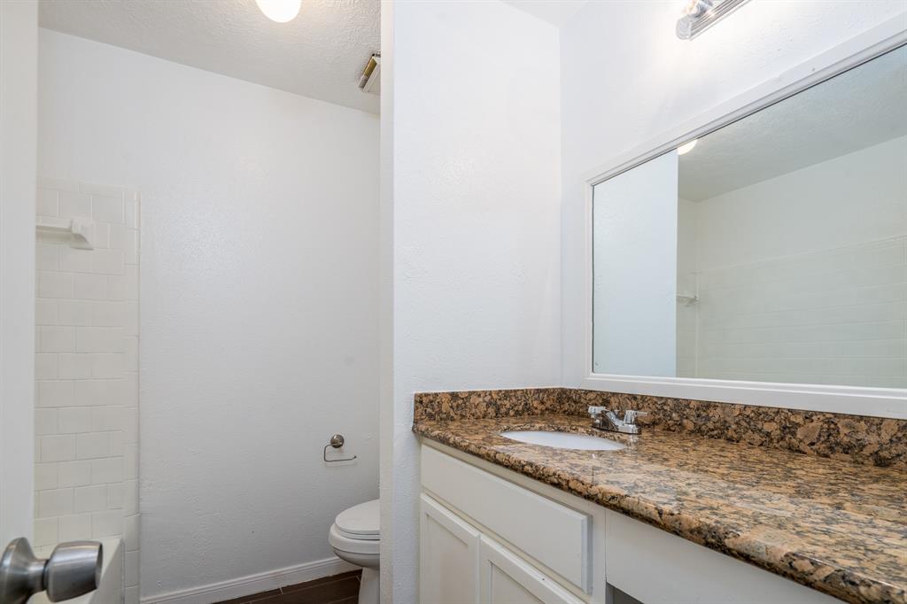2047 Highcrest Drive, Missouri City, Texas image 18