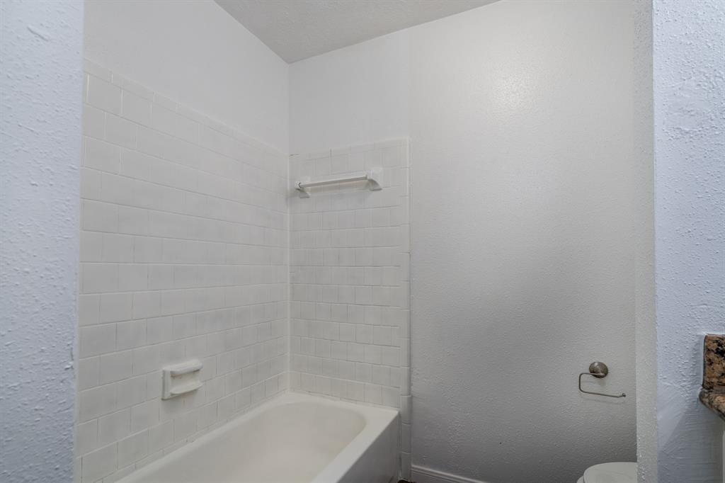 2047 Highcrest Drive, Missouri City, Texas image 19