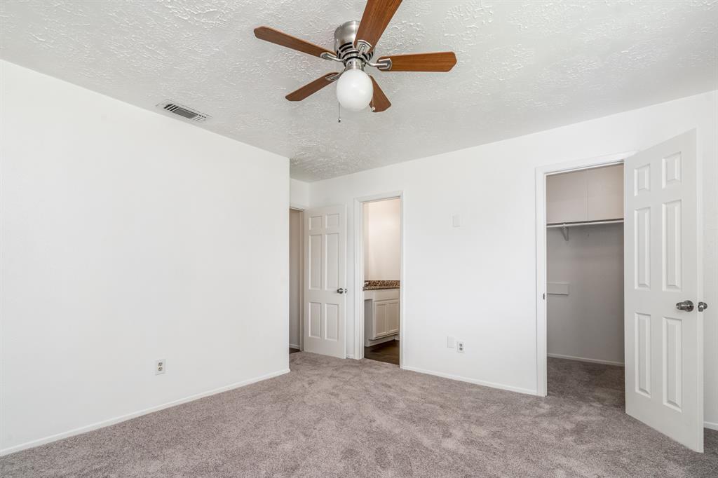 2047 Highcrest Drive, Missouri City, Texas image 13