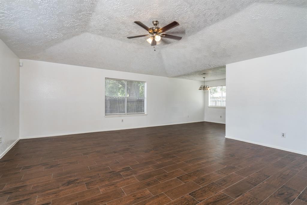 2047 Highcrest Drive, Missouri City, Texas image 7