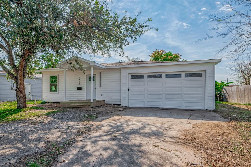 1712 W 5th Street, Freeport, Texas image 1