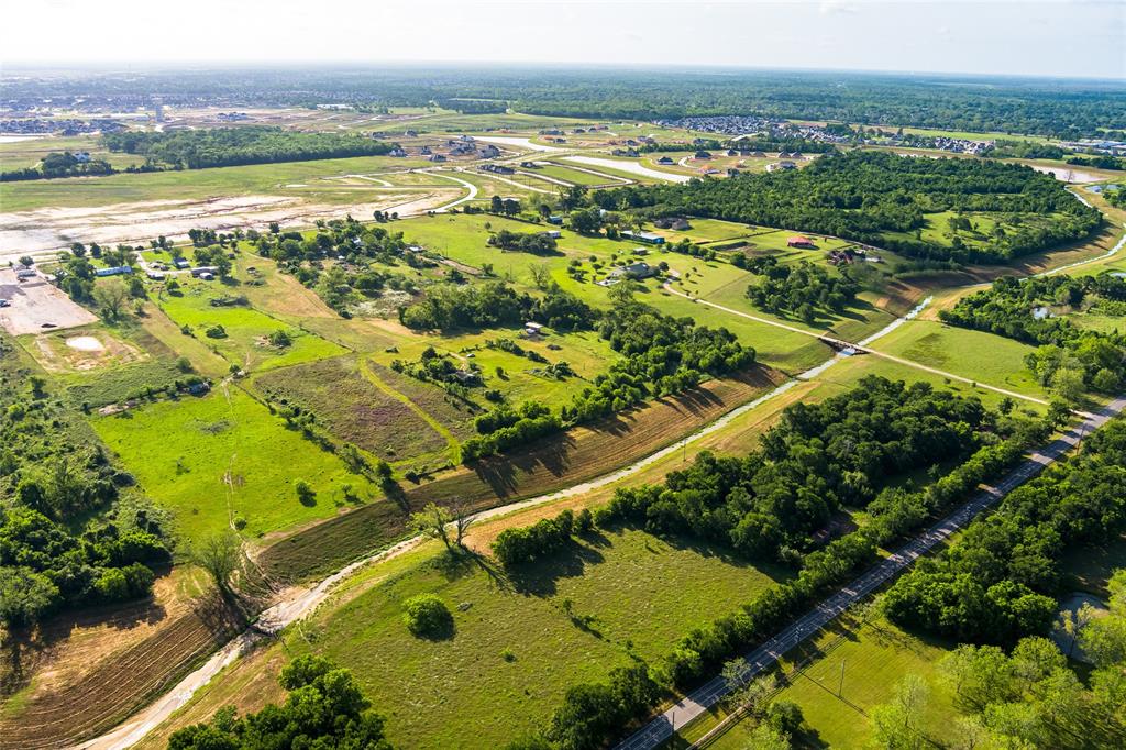 6936 Love Road, Fulshear, Texas image 11