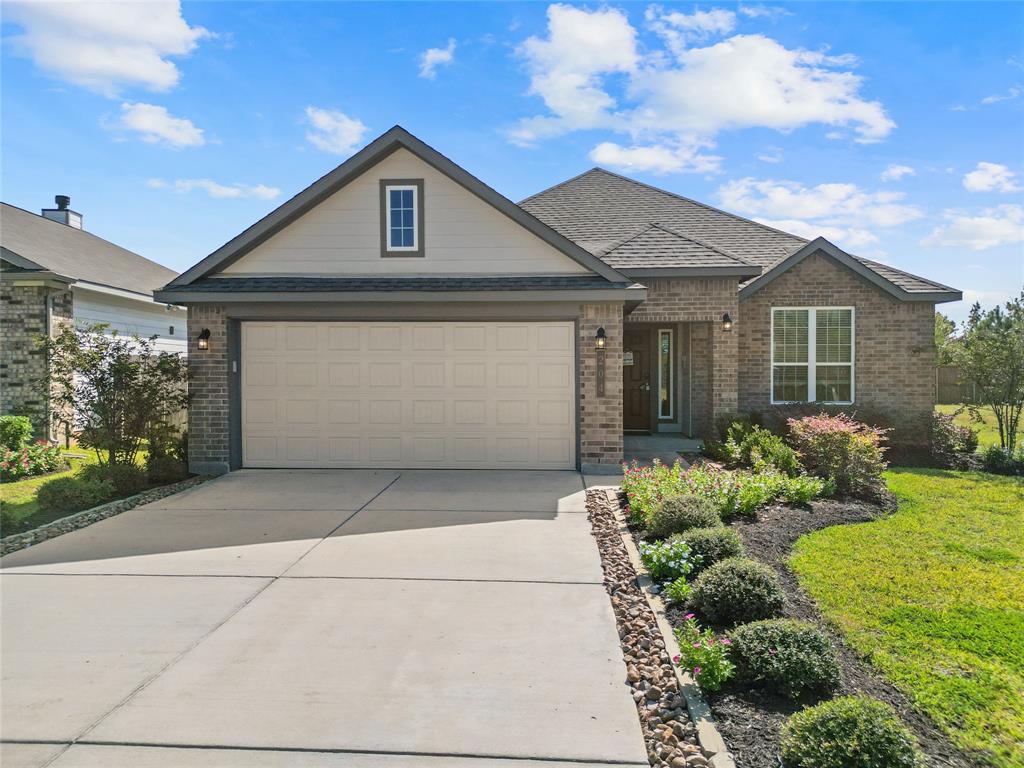 204 Shoreview Drive, Conroe, Texas image 1