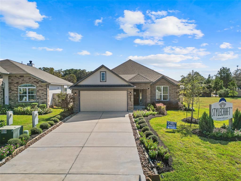 204 Shoreview Drive, Conroe, Texas image 2