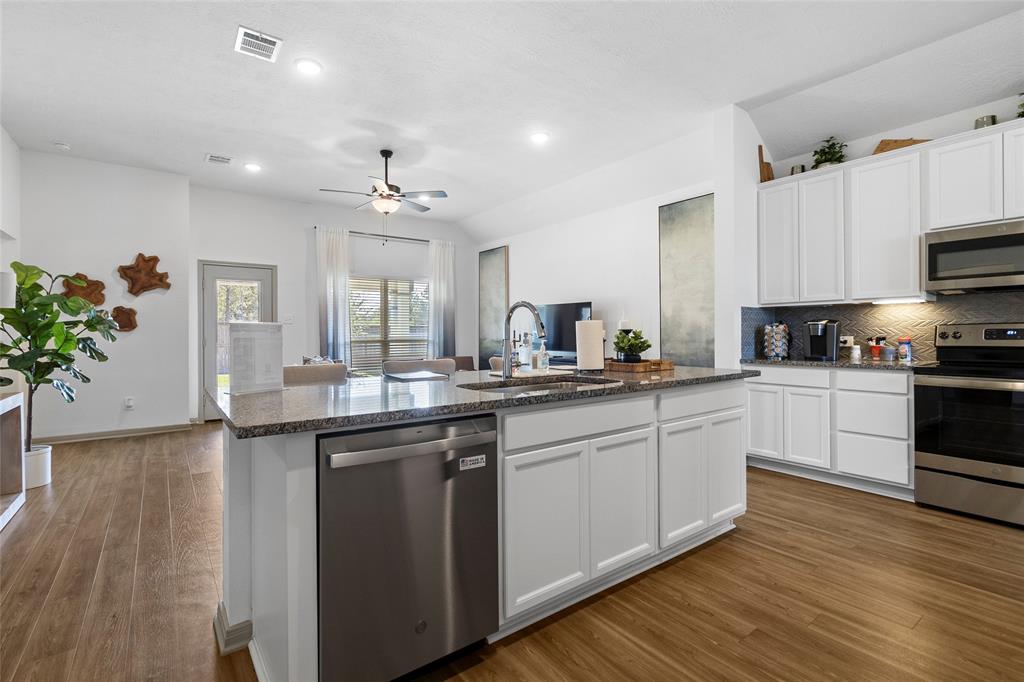 204 Shoreview Drive, Conroe, Texas image 14