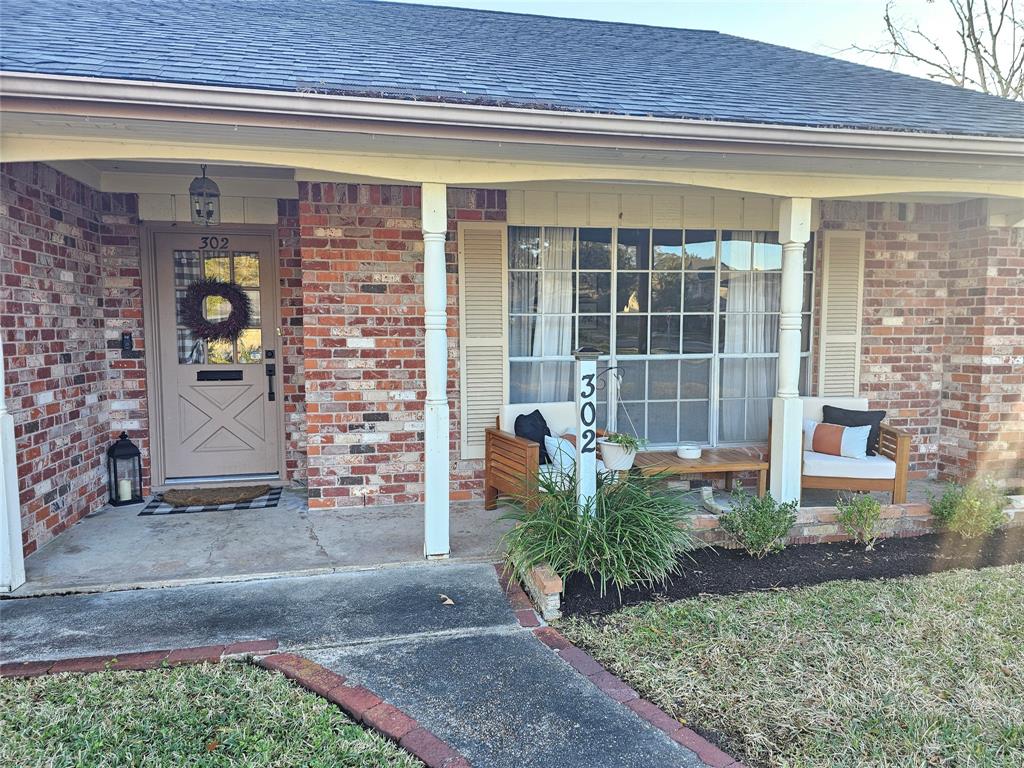 302 Shadow Creek Drive