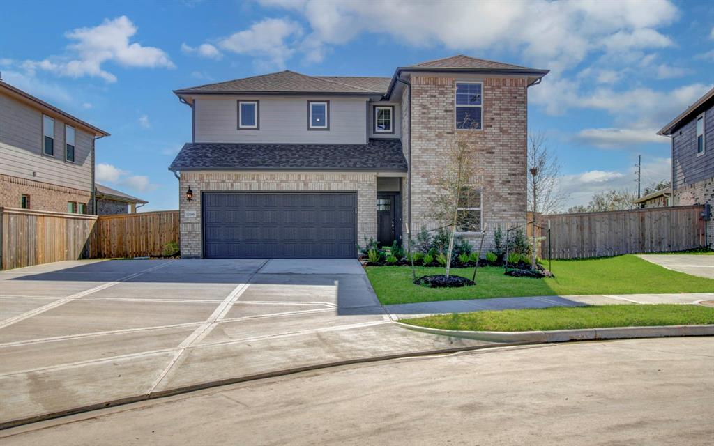 12006 Silver Moon Lane, Baytown, Texas image 1