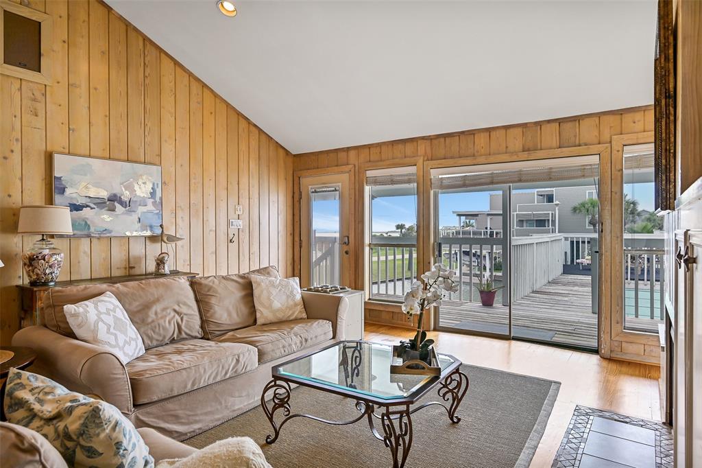 3404 Jolly Roger Circle Cir, Galveston, Texas image 5