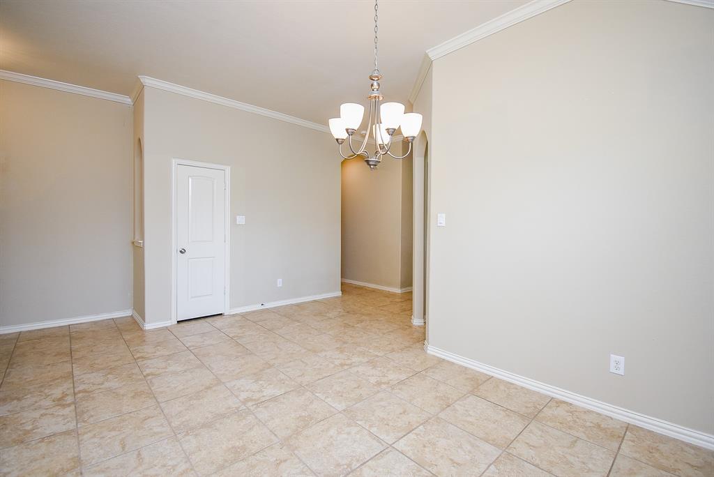 2439 Dark Elm Drive, Fresno, Texas image 9