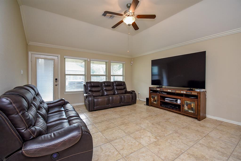 2439 Dark Elm Drive, Fresno, Texas image 16