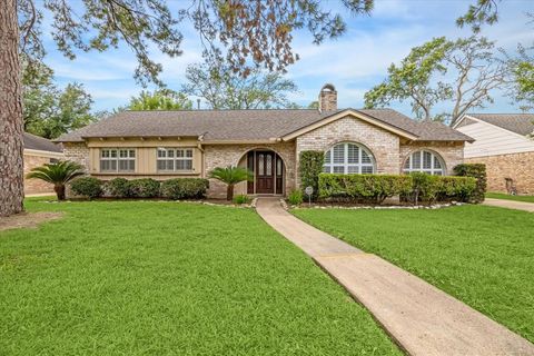 Single Family Residence in Houston TX 2627 Parana Drive.jpg