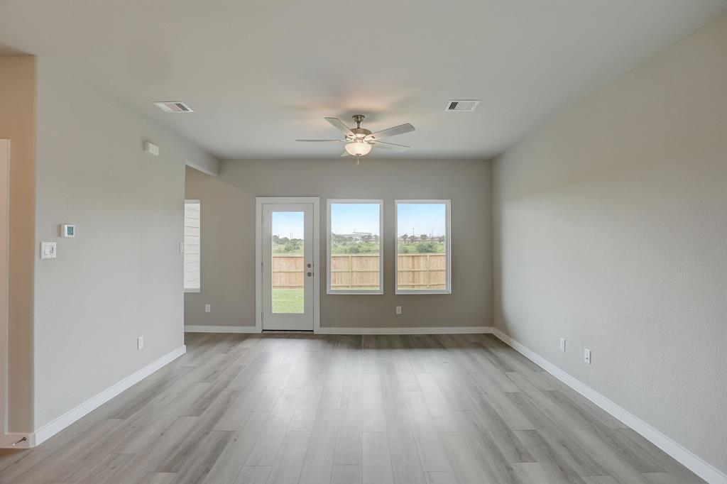 6610 Lenwood Lane, Rosharon, Texas image 6