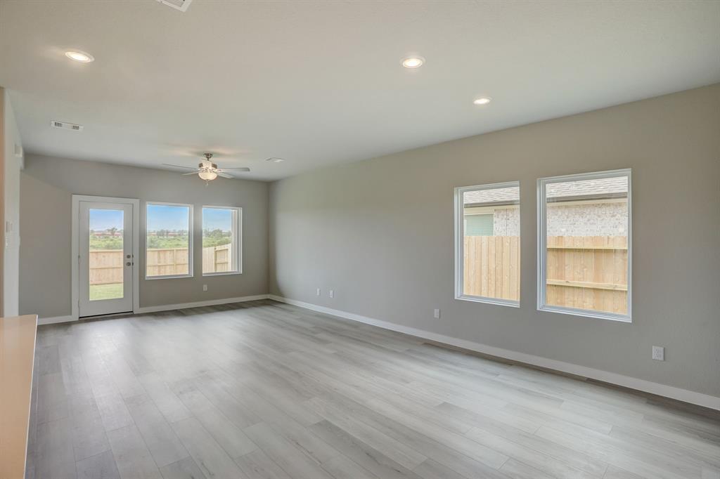 6610 Lenwood Lane, Rosharon, Texas image 7