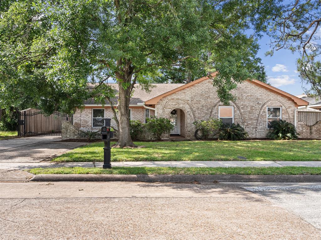 967 W Donovan Street, Houston, Texas image 2