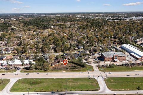 Photo of 1712 S Loop 336 W, Conroe, TX 77302 (MLS # 84121829)