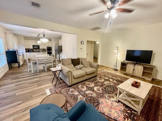 3602 Garrettsville Drive, Pearland, Texas image 13