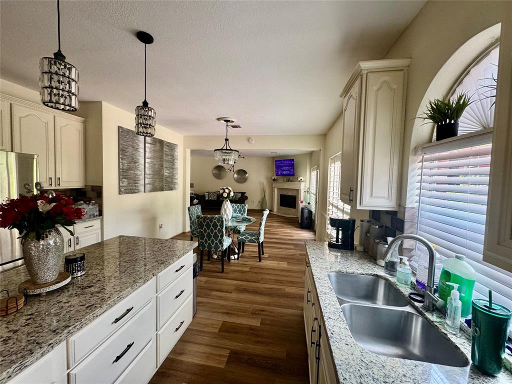 3602 Garrettsville Drive, Pearland, Texas image 6