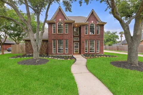 Single Family Residence in Friendswood TX 304 Eagle Lakes Drive.jpg