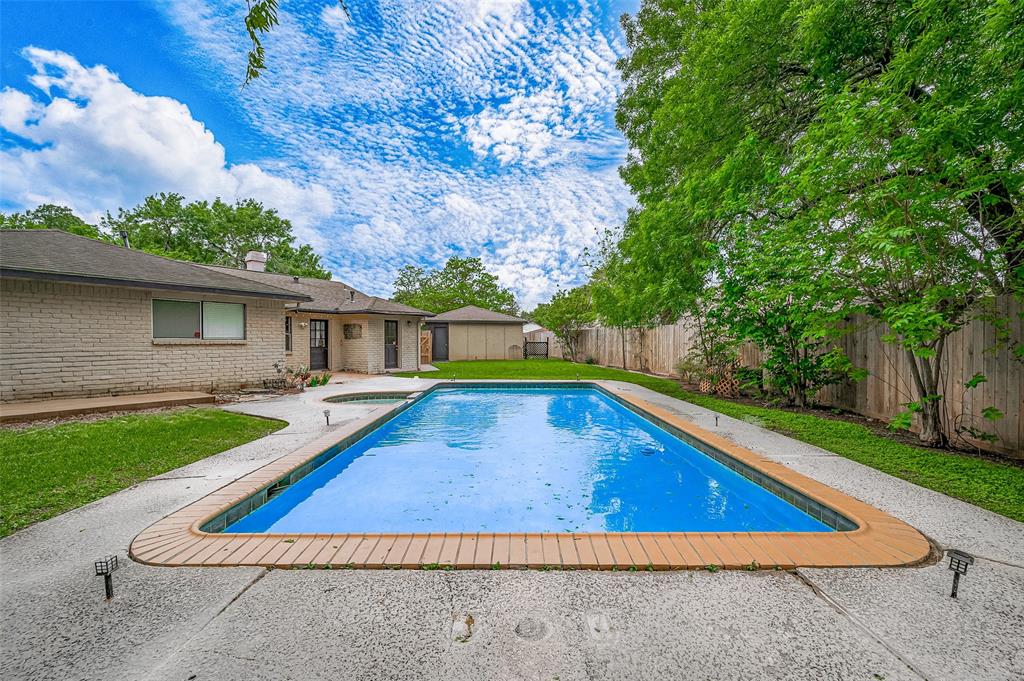 13506 Sherwood Street, Sugar Land, Texas image 2