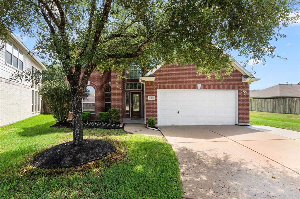 6323 Linfield Bluff Lane, Katy, Texas image 1