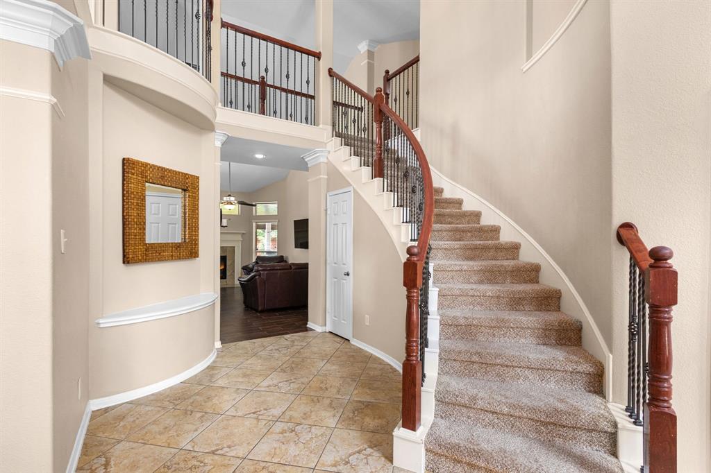 6323 Linfield Bluff Lane, Katy, Texas image 4
